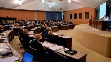 en pilar, la iglesia reflexiona sobre la situacion economica y politica