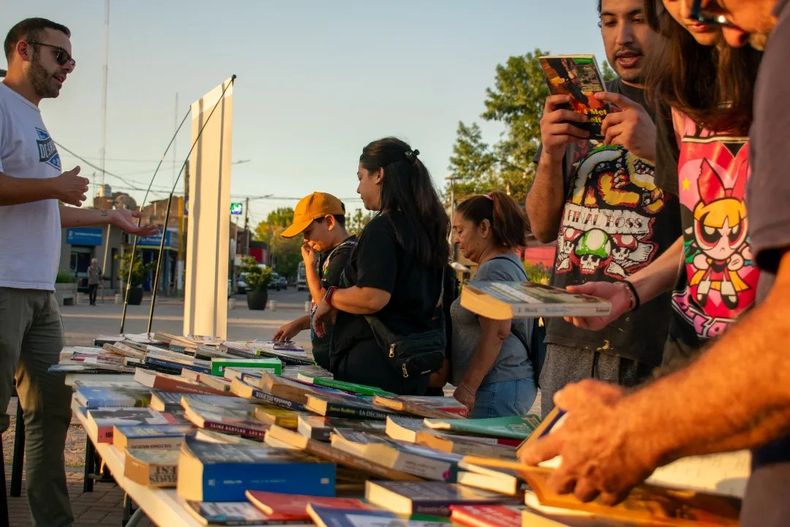 Compartiendo Letras va rotando por las localidades.