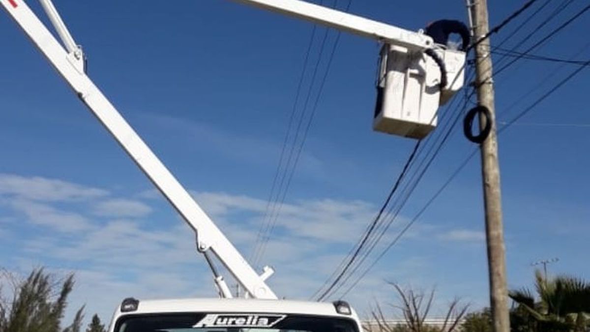 Tras reclamo vecinal, repararon luminarias de un barrio