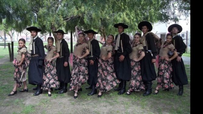 El Lucero, jóvenes que se apasionan por nuestras danzas..