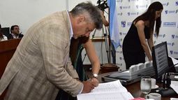 “SÍ JURO”. Miguel Covini asumió en lugar de Sebastián Neuspiller. .