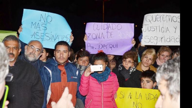 RECLAMO. Los vecinos de Derqui lanzaron un caliente reclamo por seguridad..