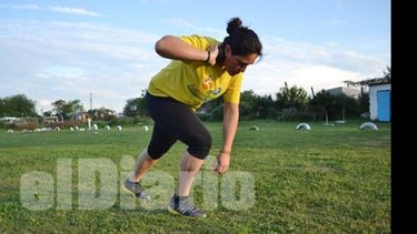 Noelia Sersen, ayer, durante el entrenamiento en el predio Norma Ramos..