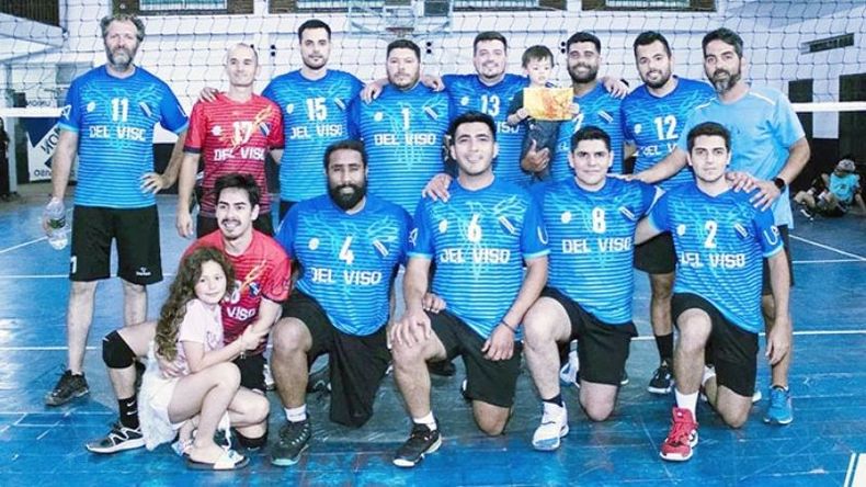 PLENA FELICIDAD. Unión festejó el ascenso en su gimnasio el martes por la noche. (FOTO: Punto Directo)..