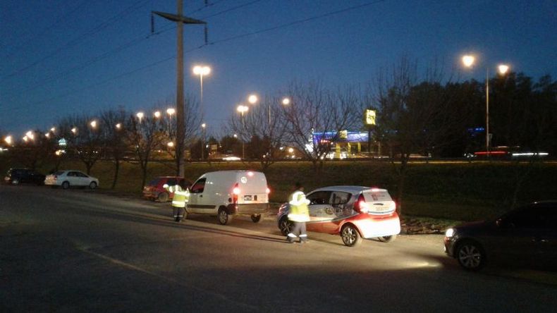Anoche, los inspectores informaban sobre la mano única en colectora..