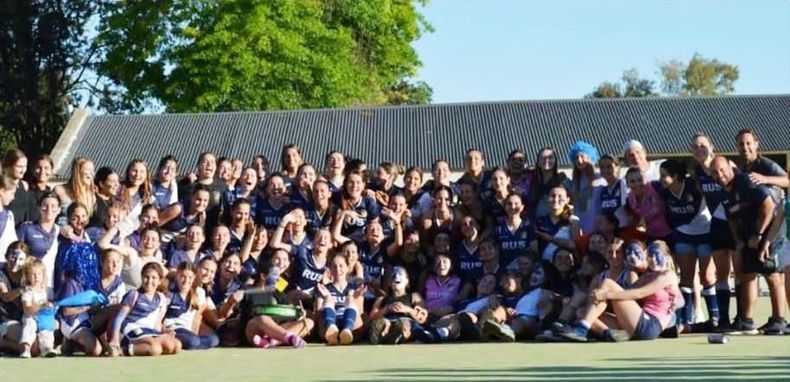 FELICIDAD. Champagnat C logró el ascenso a la División E en la temporada pasada.