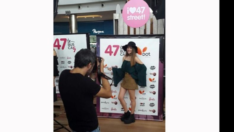 CONCURSO. La pilarense Ailén Montes participó esta semana del casting de 47 Street en el shopping Dot Baires, concursando para ser la nueva cara de la marca. Desde esta semana, se podrá votar por Internet. ¡A ayudarla!.