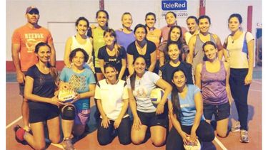 HAY EQUIPO. El plantel que entrena bajo las órdenes de Andrés Ligorria..