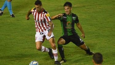 DERROTA. Daniel González con la roja y blanca..