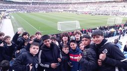 Los pibes de Real Pilar en el Monumental.