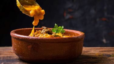 ¿por que se come locro el dia del trabajador en argentina?
