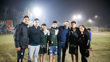 SE HIZO LA LUZ. Federico Achával acompañó a la comunidad del Club Los Tilos.