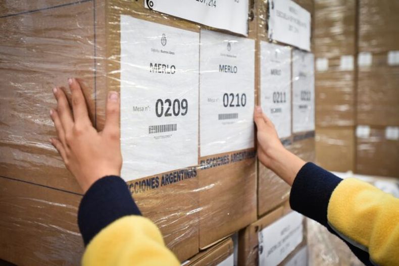 EN MARCHA. La Provincia trabaja en el operativo elecciones para septiembre.