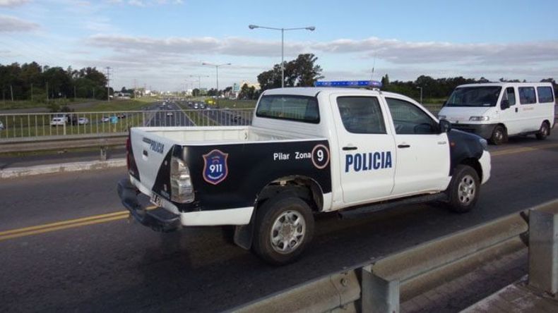 PATRULLA. Los móviles recorren la traza de la autopista..