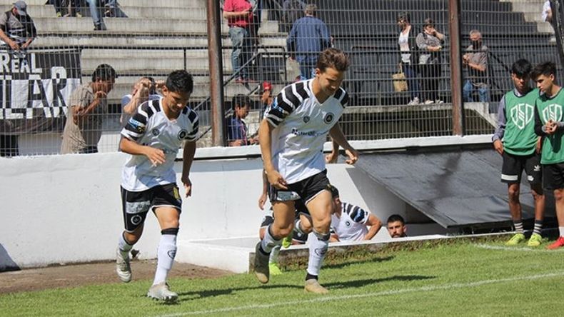POR LA VICTORIA. Real sale a la cancha buscando el triunfo que necesita..