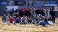 JUGADORES E HINCHADA. Derqui ganó el duelo de equipos locales y persigue al líder de su grupo.
