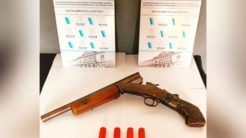 En la casa del acusado se secuestró un pistolón calibre 16. .