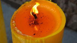 Ritual con velas amarillas para atraer la prosperidad