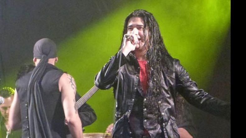 Agua. La actuación del cantante bailantero Ariel Pucheta, cerró la primera noche de festejos, el viernes. Anoche se presentaba La Nueva Luna y hoy la despedida será con la actuación de Los Nocheros..