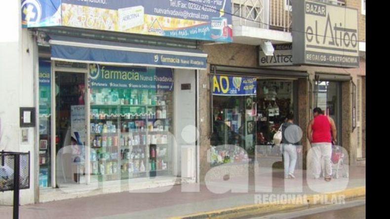 Muchos comercios del centro abrieron sus puertas..