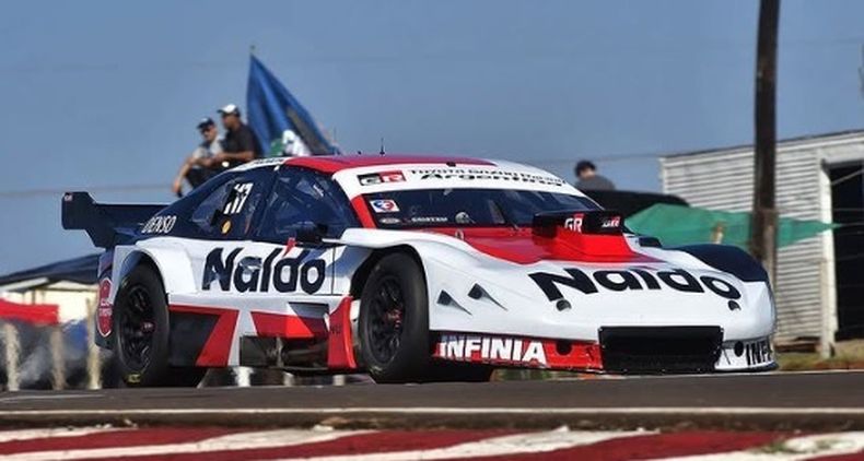 El Toyota Camry con el que Rossi disput&oacute; la temporada 2023 en el TC.