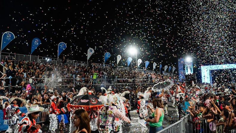 El cors&oacute;dromo para vivir el Carnaval fue instalado en el Polideportivo Municipal.