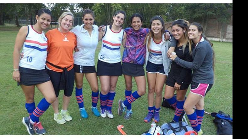Primera de Muni Pilar: Melina Farías, Gabriela De los Santos, Anabella De Santo, Daiana Castillo, Antonella Acosta, Mayra Cufré y Payra Pérez..