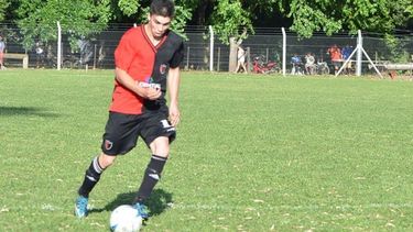 DOBLETE. Joaquín Ramírez fue el goleador de la tarde para el Rojinegro..