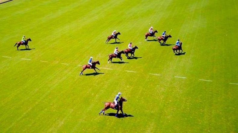 NO AFLOJA. Ellerstina continúa su paso arrollador en las canchas de Pilar. .