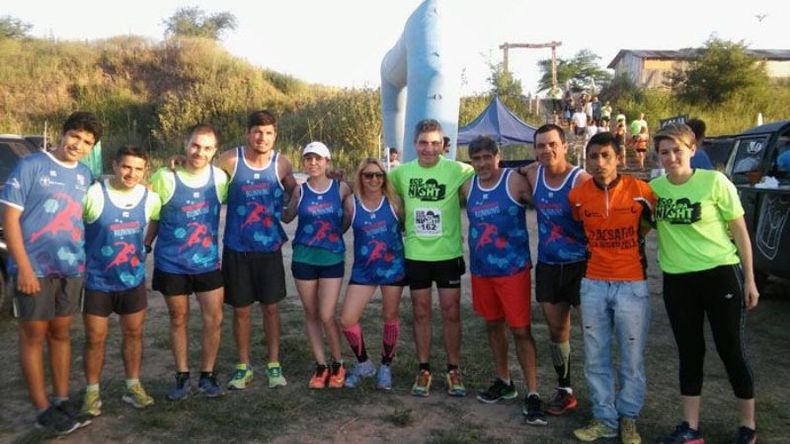 TODOS. El equipo del Manzanares Running dijo presente en la carrera nocturna..