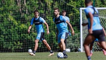 Los jugadores del Pirata en acción, en el predio de Del Viso.