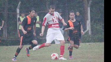 Nicolás Zeppetella marcó el 3-0 del Rancho contra Manzanares..