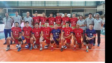 ESPERANZADO. El plantel de Pilar Voley jugará este fin de semana, mientras espera la resolución por su continuidad..