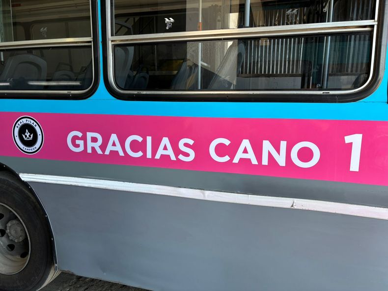 El interno 1 es para el arquero récord del fútbol argentino Matías Cano.