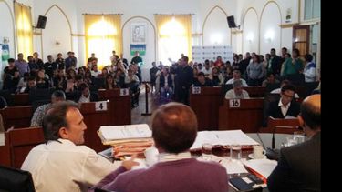 AFIRMATIVO. El presupuesto fue aprobado por la mayoría del Concejo..