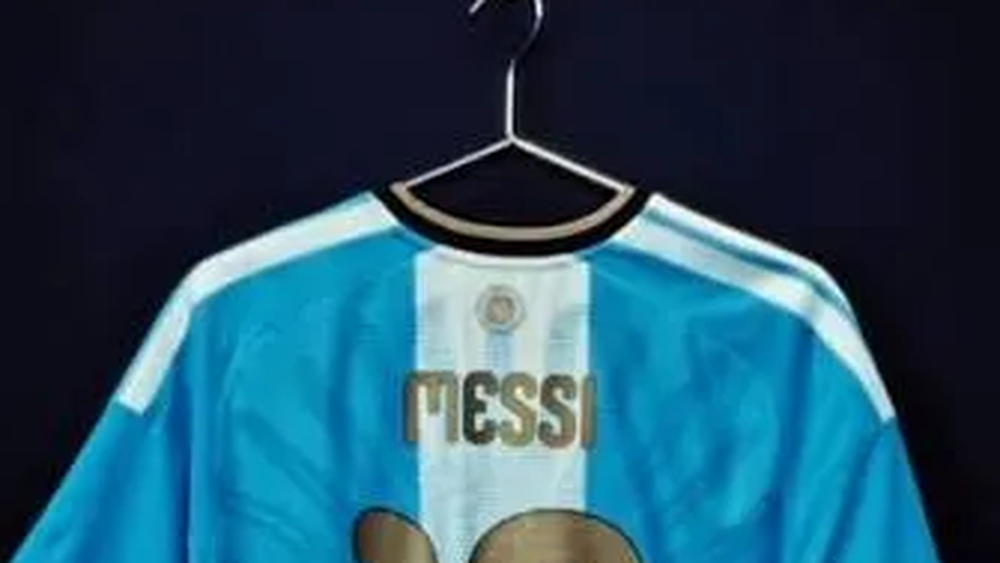 Adidas y AFA lanzaron una camiseta de edición limitada para la despedida de Messi
