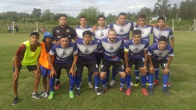 BUEN COMIENZO. Flecha Azul sumó de a tres en el inicio de la Copa..