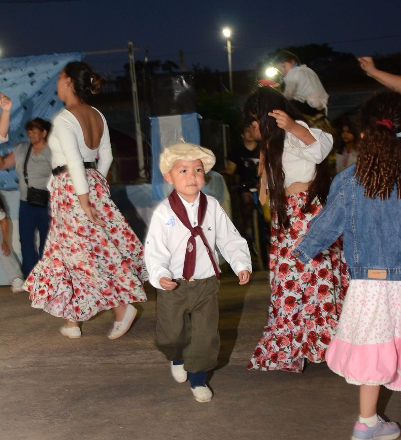 Presidente Derqui celebró a lo grande el Día de la Tradición, con la presencia de muchos chicos.
