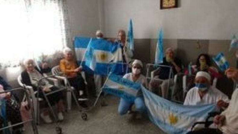Los abuelos celebraron con gran emoción la conquista de Argentina. .