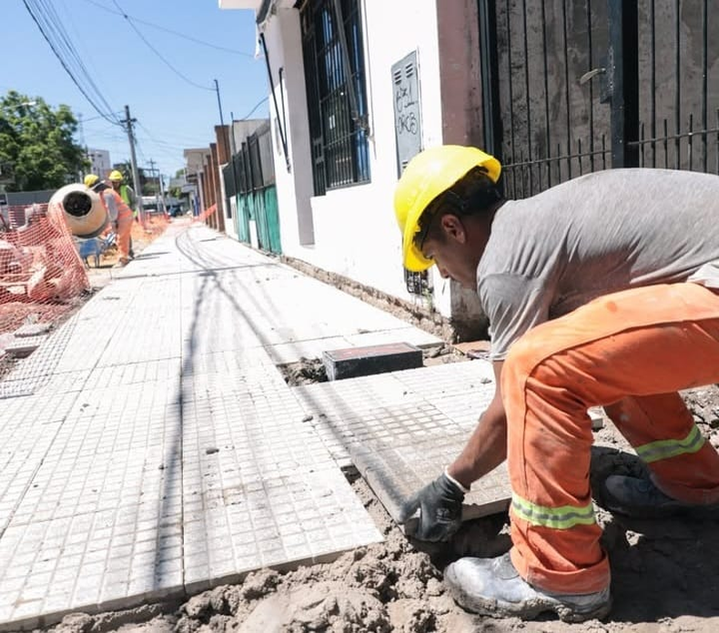 Las veredas del centro van adoptando un estilo uniforme