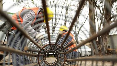 Comenzamos la colocación de los pilotes, como parte de la primera etapa de la construcción del nuevo paso bajo nivel de la calle Bergantín Independencia, en #Pilar. Trenes Argentinos Infraestructura / @trenesarginf. .