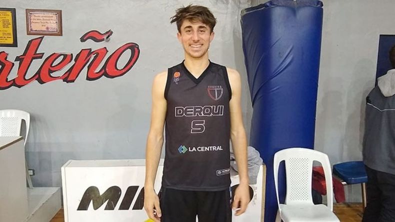 SONRIENTE. Henriques volvió a Derqui con un partido tremendo en Porteño..