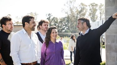CLUB MUNICIPAL DERQUI. El intendente y el ministro Kreplak durante la actividad de ayer miércoles.