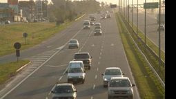ODISEA. Quedarse con ek auto sobre la autopista puede ser una experiencia complicada..