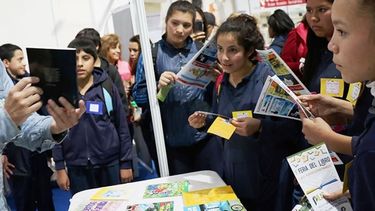 Ponen colectivos gratuitos para ir a la feria del Libro