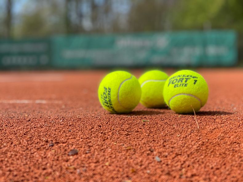 ¿Cómo pueden reciclarse las pelotas de tenis? (dash35.nl)..jpg