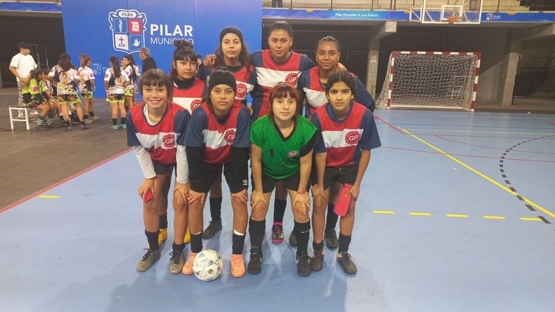 SUB 15 FEMENINA. La Escuela Municipal/Gauchitos Pilarica clasificó al Regional.