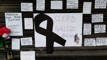 Pilar a Diario | Mensajes de dolor en la puerta del kiosco de Villa Rosa donde asesinaron al comerciante Juan Manuel García (52), durante un robo.El asesino quedó filmado pero sigue prófugo..