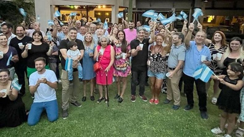 EQUIPO. Adriana Cáceres se prepara para el 2023 electoral. .