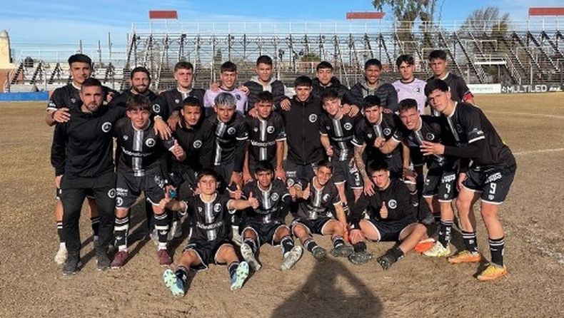 EQUIPO. La Tercera de Real Pilar tiene récord de 7G-3E-1D en el certamen.